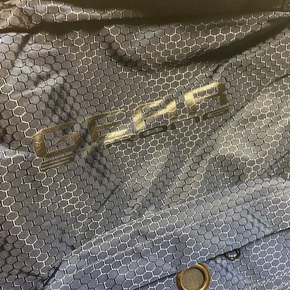 NWT Gearstrong Backpack - Picture 3 of 3